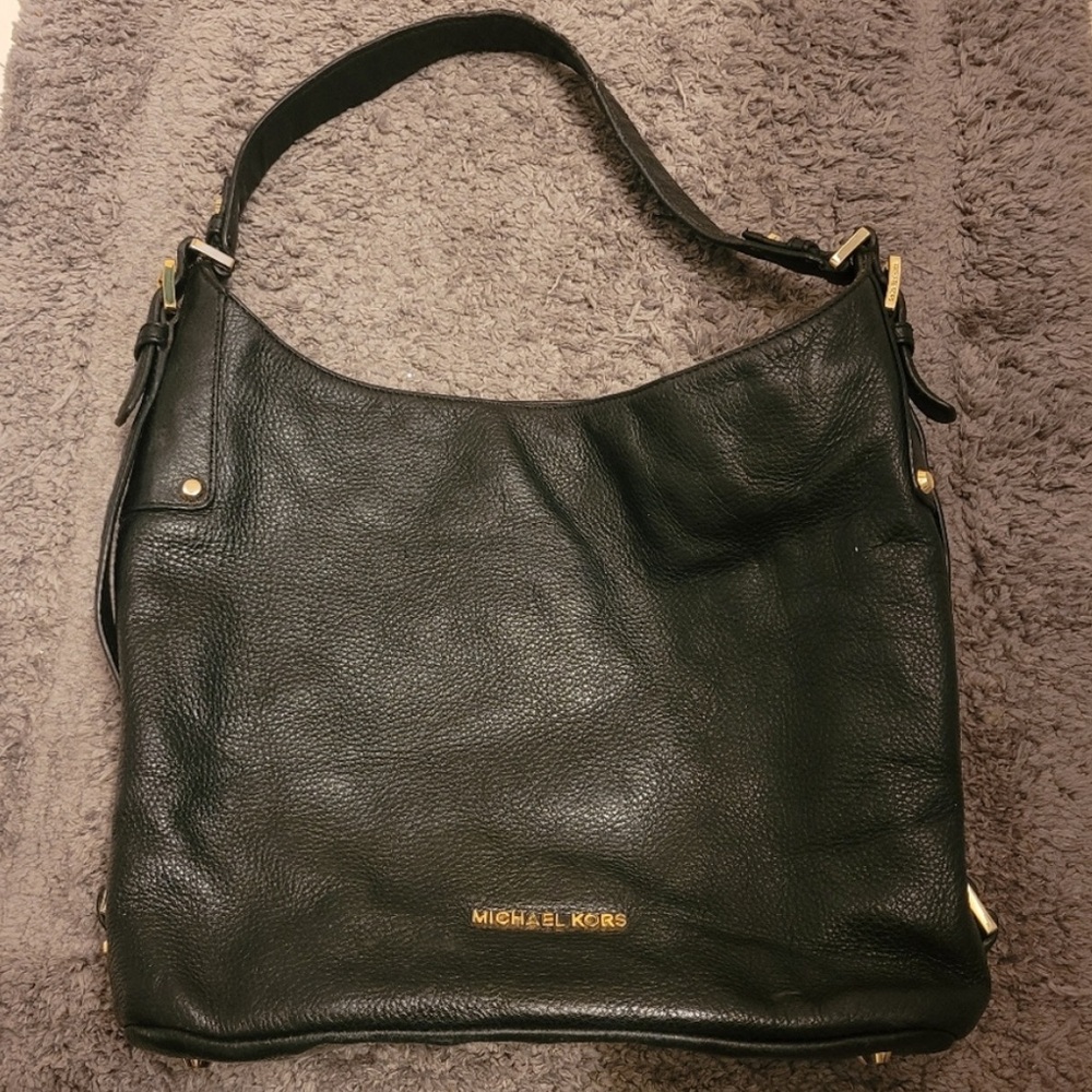 Michael Kors Bedford Belted Large
Leather Shoulder Bag-black/gold EUC